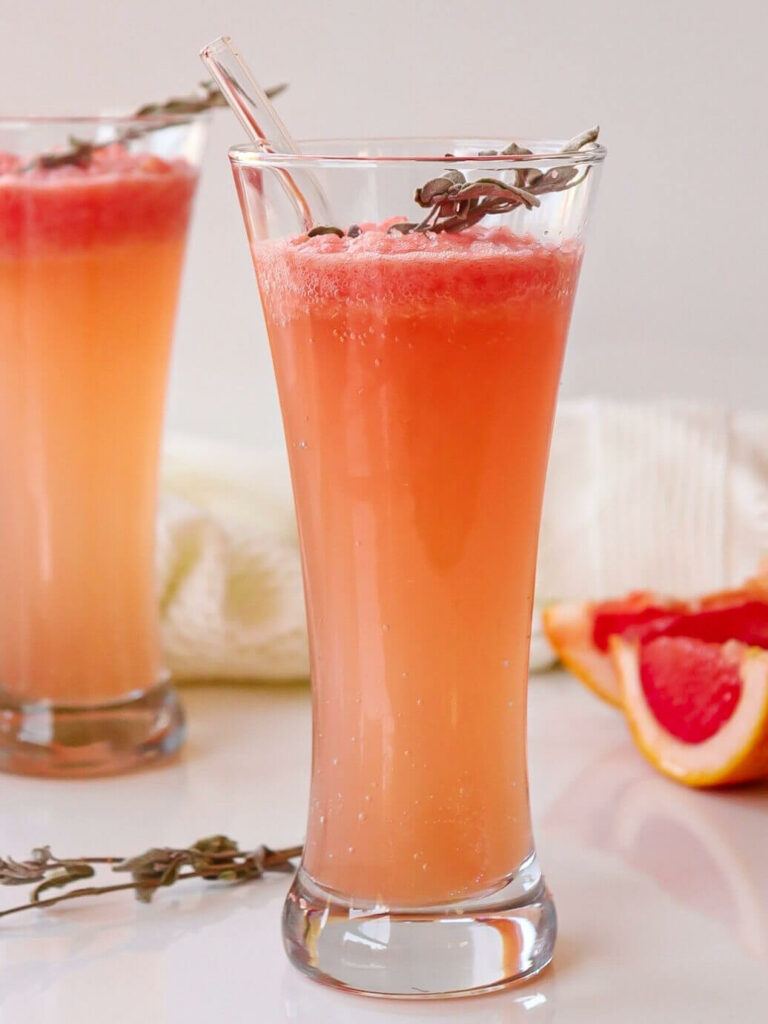 Grapefruit & Thyme Detox Water to Reduce Weight