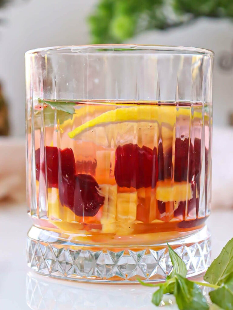 Pineapple & Cranberry Detox Water