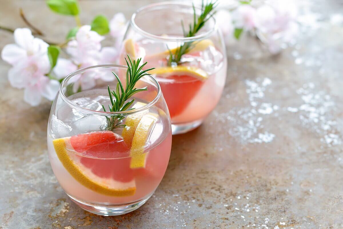 Detox water with grapefruit