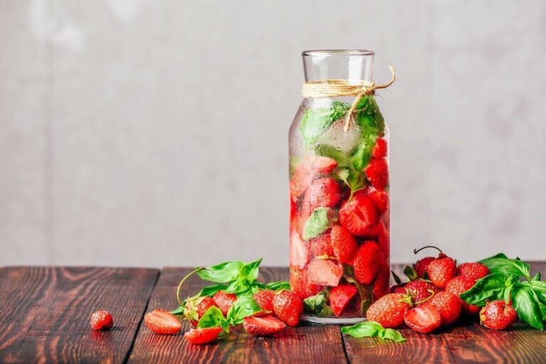 DIY Strawberry Detox Water Recipe