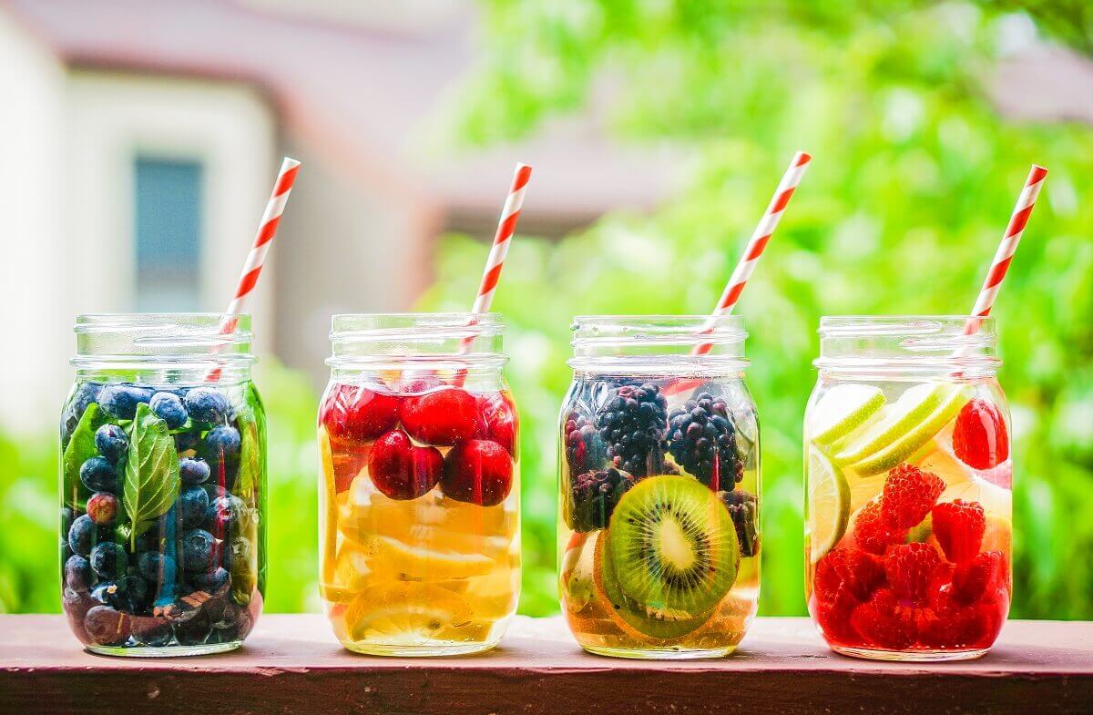 What does detox water do?