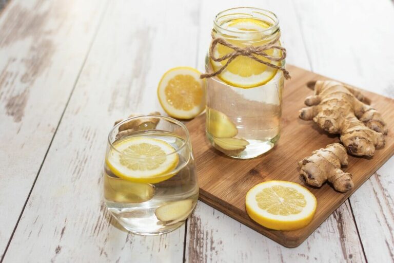 3 Detox Water Recipes for the Pregnant Woman