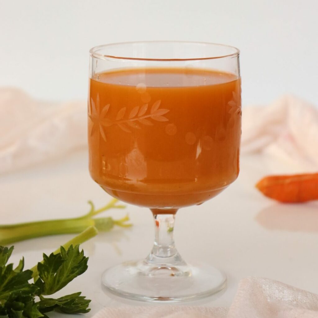 Celery detox juice - orange
